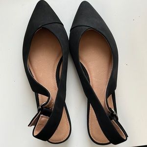 Cute black flats never worn